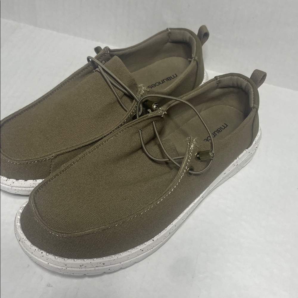 Maurices Women’s Casual Slip-On Loafers Sneakers Tan Canvas Size 8M